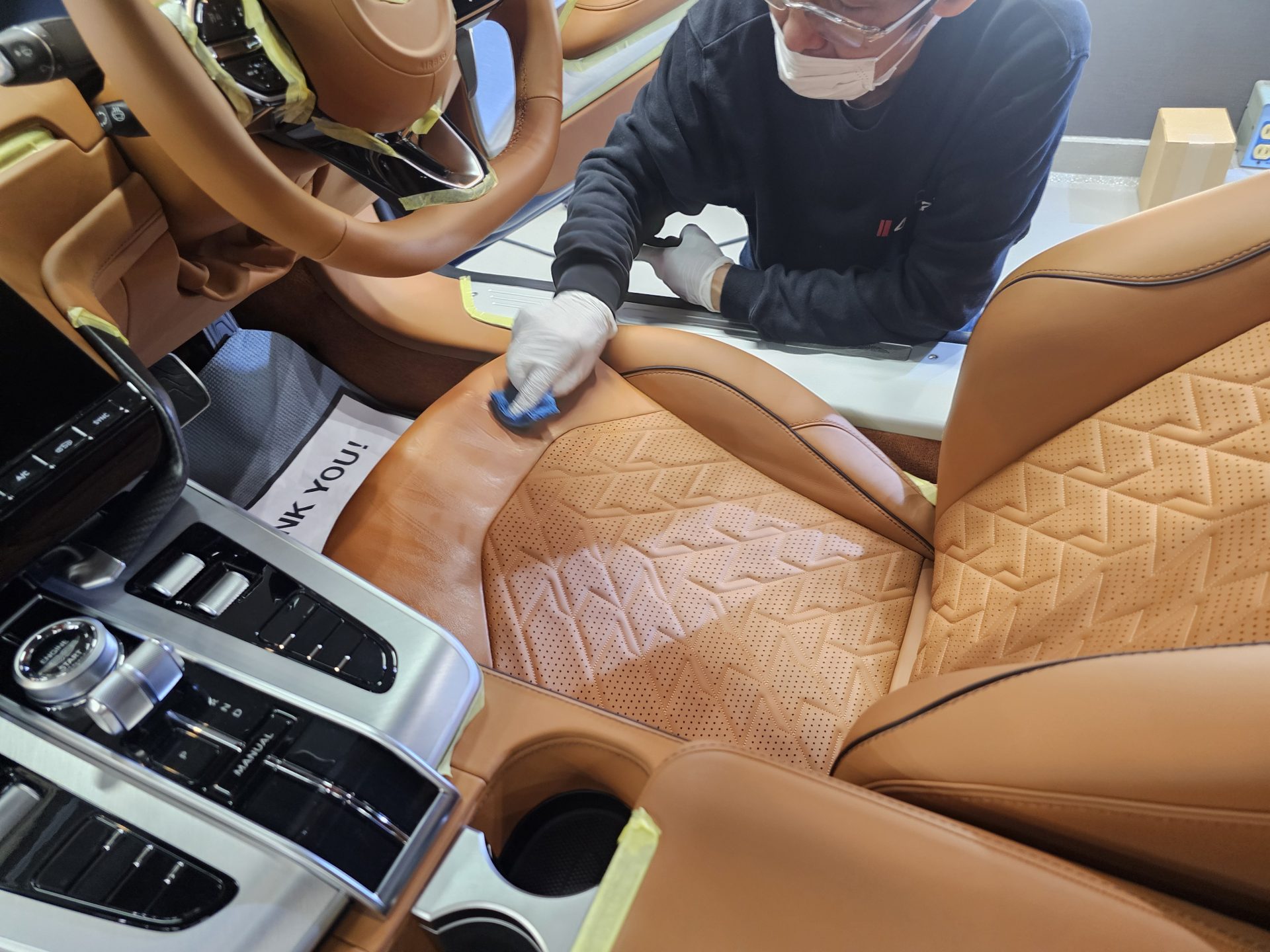 アストンマーティンヴァンキッシュ AstonMartin Vanquish 新車 レザーシートコーティング　Repel